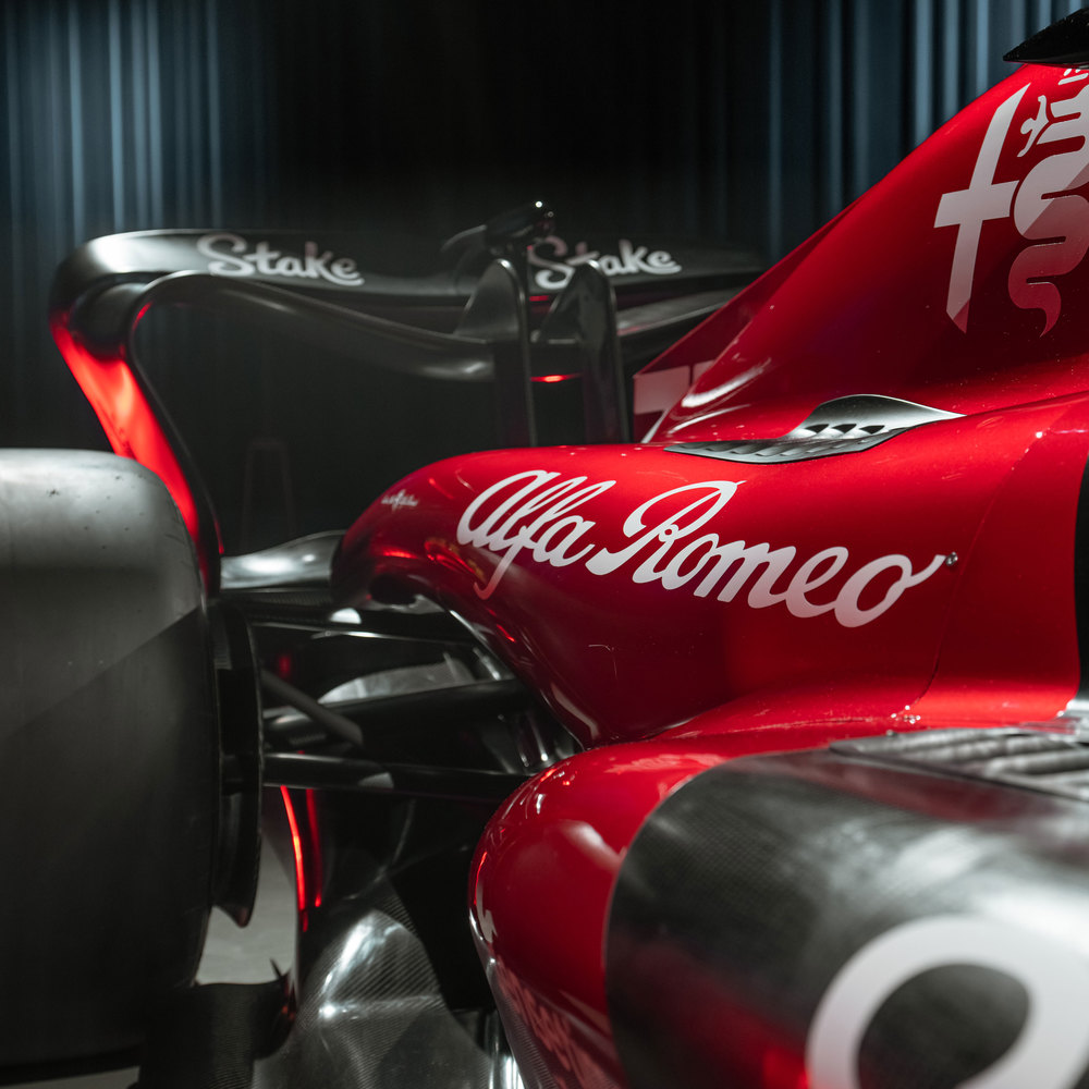 Alfa Romeo F1 C43 launch car