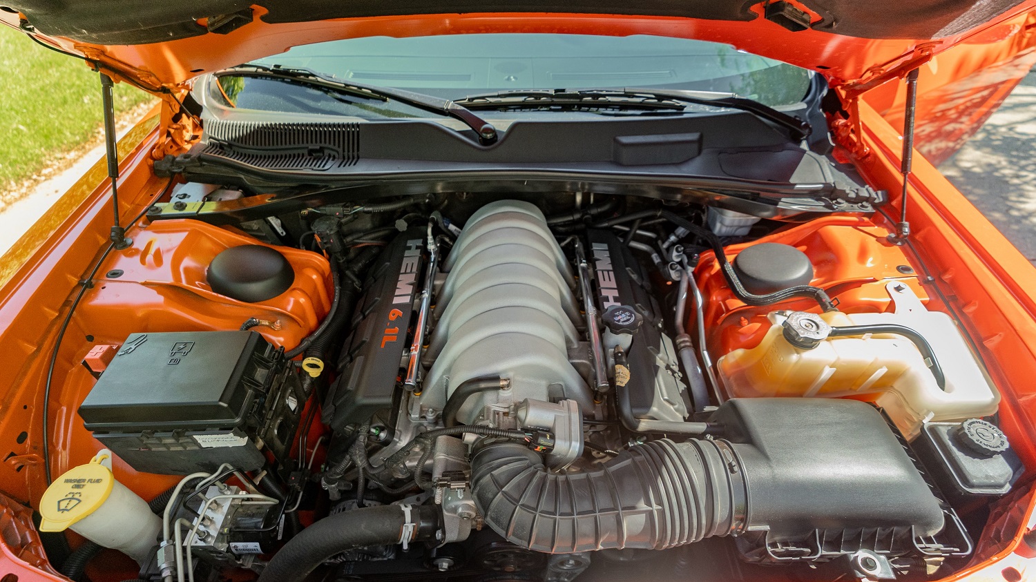 2008 Dodge Challenger SRT8 engine