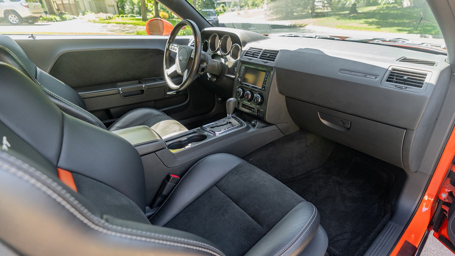 2008 Dodge Challenger SRT8 interior