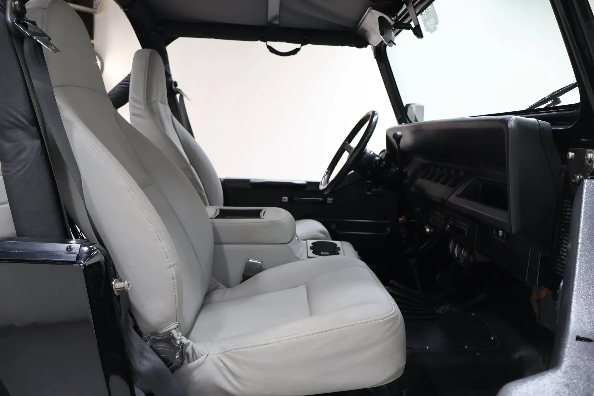1987 Jeep Wrangler interior