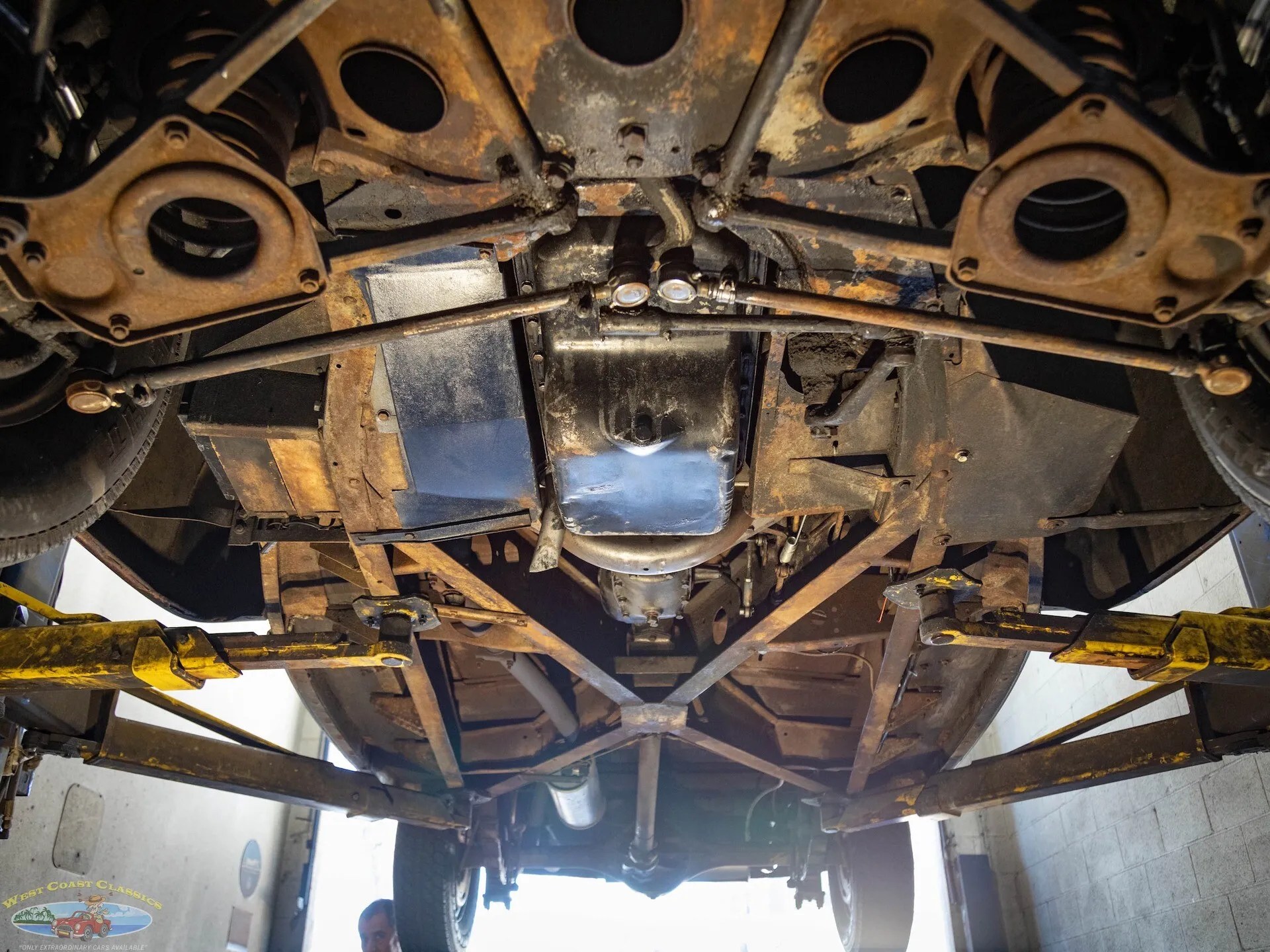 1939 Cadillac Series 60 Special sedan undercarriage