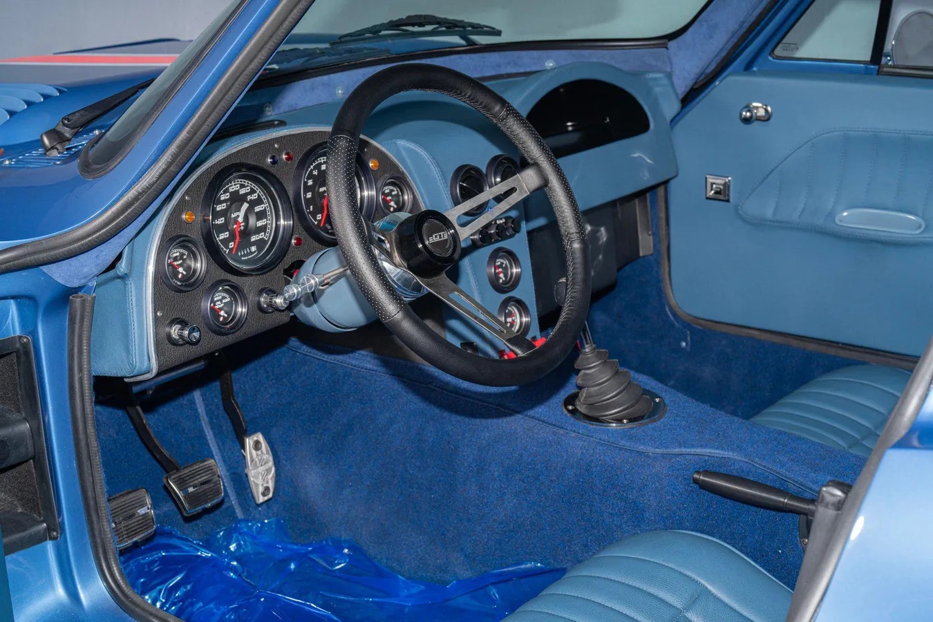 1963 Chevrolet Corvette Grand Sport by Superformance blue interior