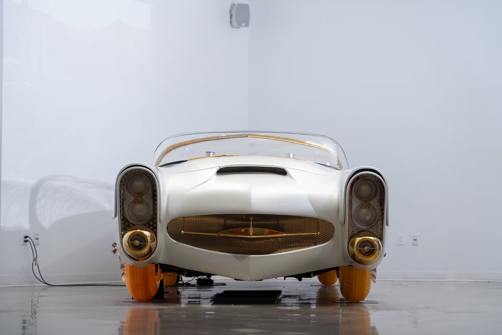 The Golden Sahara II, A Legendary Custom Car With Glowing Tires, Is Heading to Auction