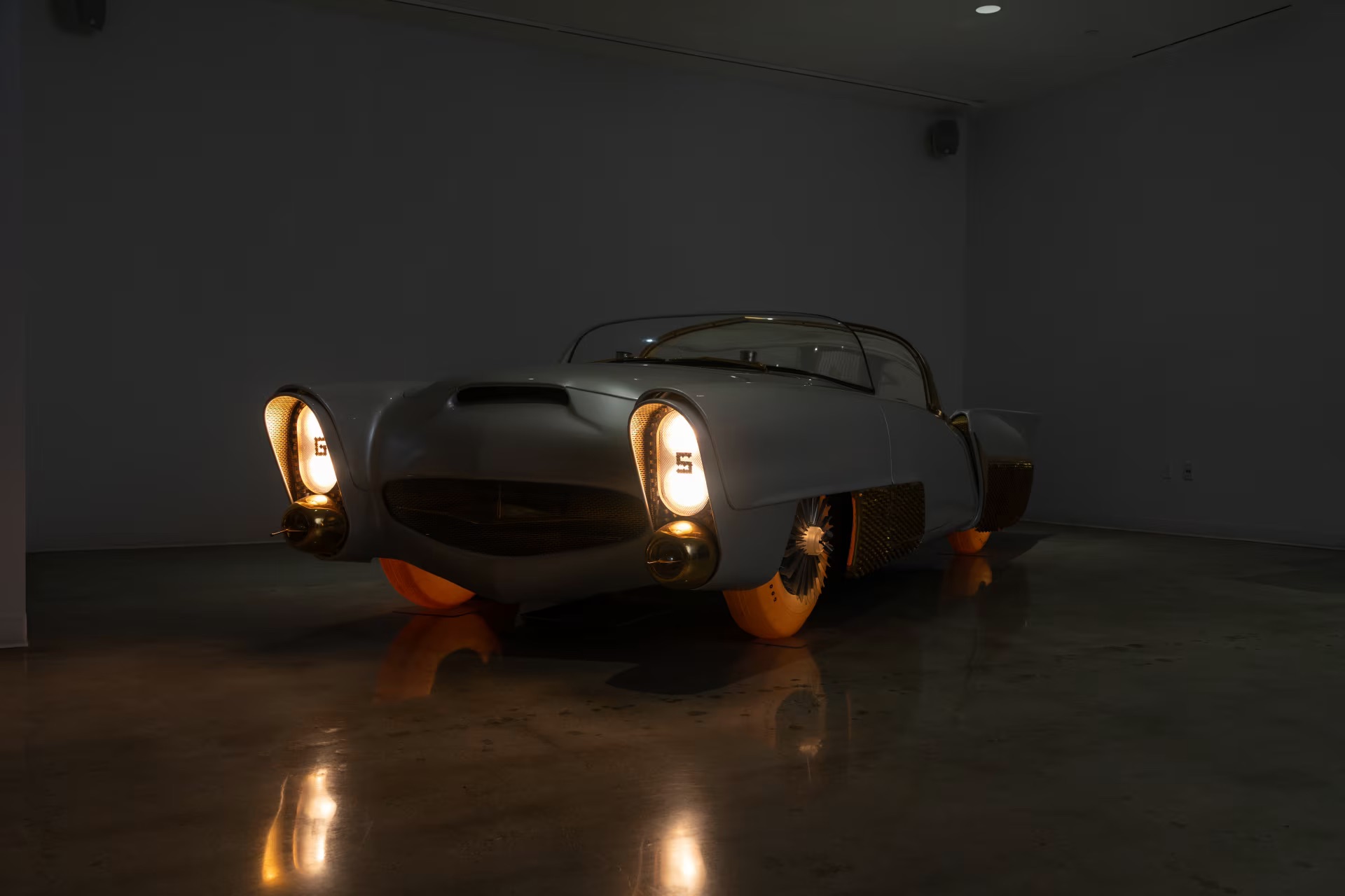 The Golden Sahara II, A Legendary Custom Car With Glowing Tires, Is Heading to Auction
